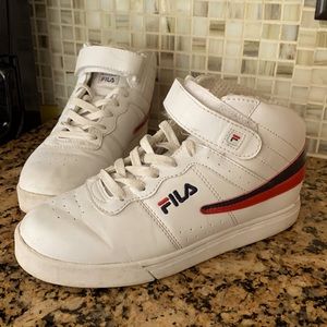 Used Fila sneakers-Good condition-White-fits woman’s 6